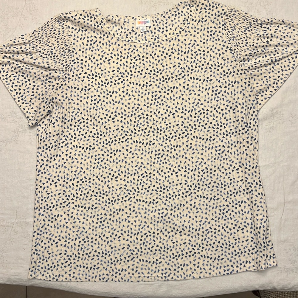 Lularoe Stephanie top size XL. Smock a sleeve top